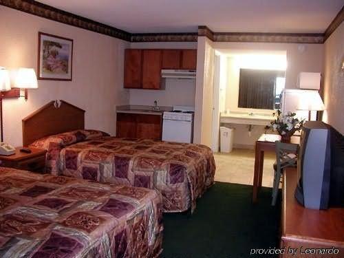 Happy Holiday Motel Myrtle Beach Room photo